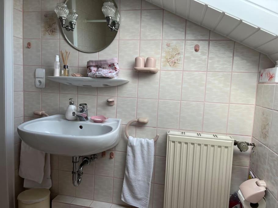 Gemuetliches Apartment Fuer Messe, Job & Kurzurlaub Im Gruenen, Naehe Duesseldorf ميربش المظهر الخارجي الصورة